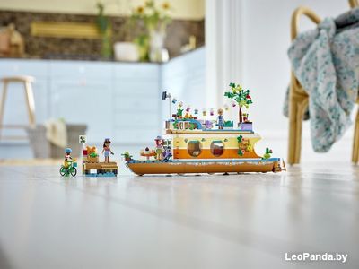 Конструктор LEGO Friends 41702 Плавучий дом на канале - фото2