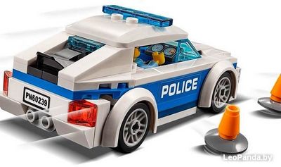 Конструктор LEGO City 60239 Автомобиль полицейского патруля - фото2