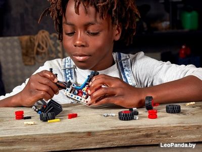 Конструктор LEGO Technic 42116 Фронтальный погрузчик - фото4