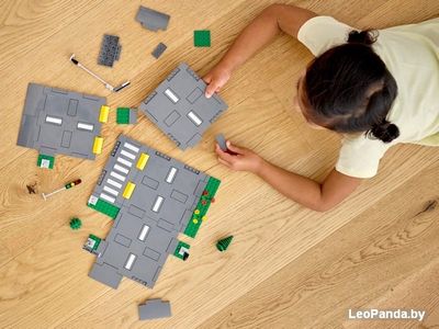 Конструктор LEGO City 60304 Перекрёсток - фото4
