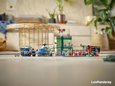 Конструктор LEGO City 60317 Полицейская погоня в банке - фото3
