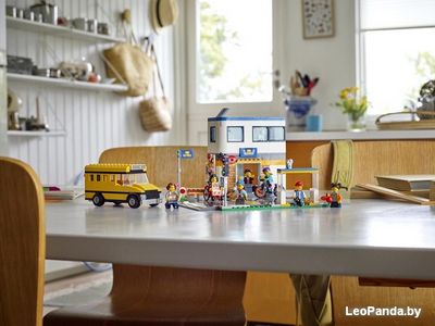 Конструктор LEGO City 60329 День в школе - фото3