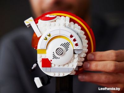 Конструктор LEGO Star Wars 75327 Шлем Люка Скайуокера (Красный-5) - фото4